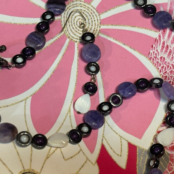 Chic Purple agate and White Beaded Necklace and earrings - Picture 5 of 6